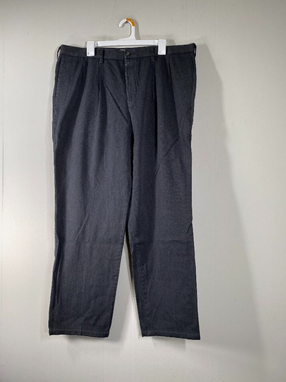Dockers CLASSIC FIT Khaki Pants Men's 40 x 34 Mid Rise Gray Casual